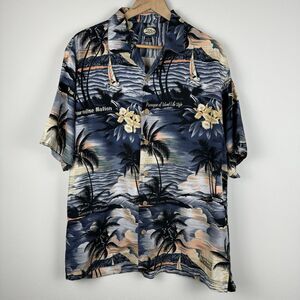 TOMMY BAHAMA 100% Rayon Hawaiian Floral Camp Shirt Men’s M Beach Loop Collar